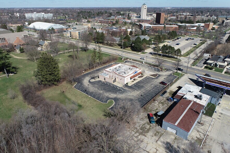 More Photos Of 131 N Annie Glidden Rd, Dekalb Restaurant For Sale