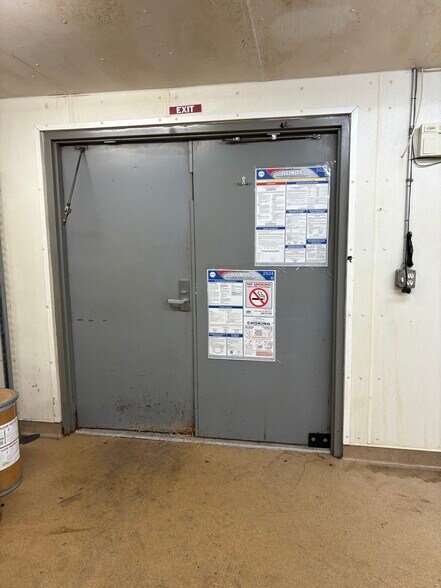 More Photos Of 810 Deal St, Highland Industrial For Sale