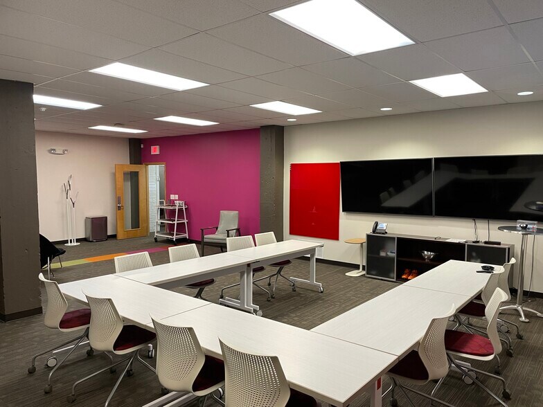 More Photos Of 108 3rd St, Des Moines Office For Lease