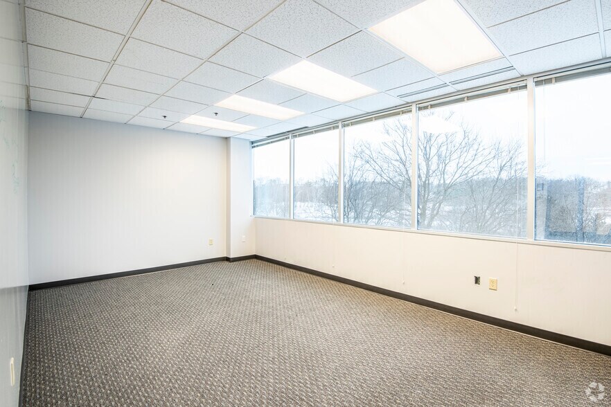 More Photos Of 440 Science Dr, Madison Office For Lease