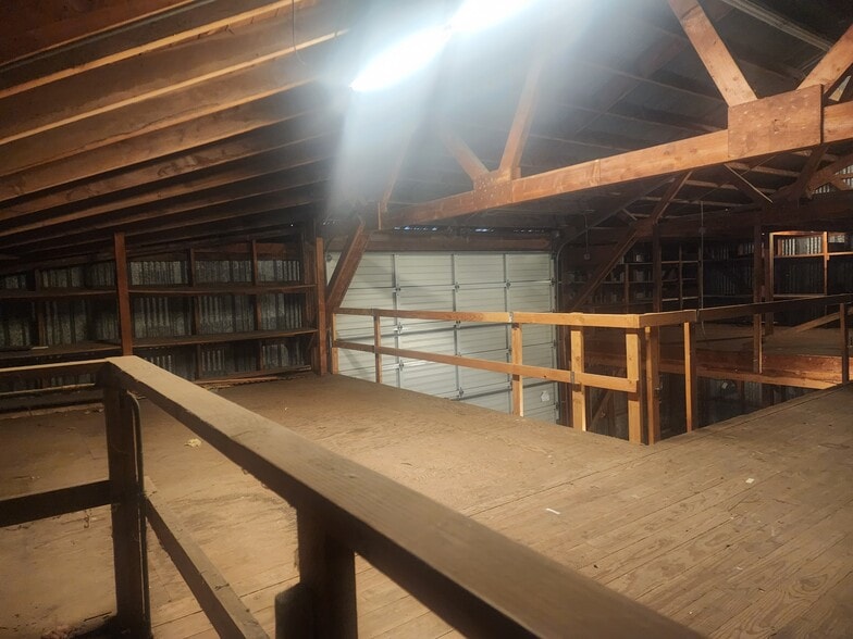 More Photos Of 48 SW Chehalis Ave, Chehalis Showroom For Sale