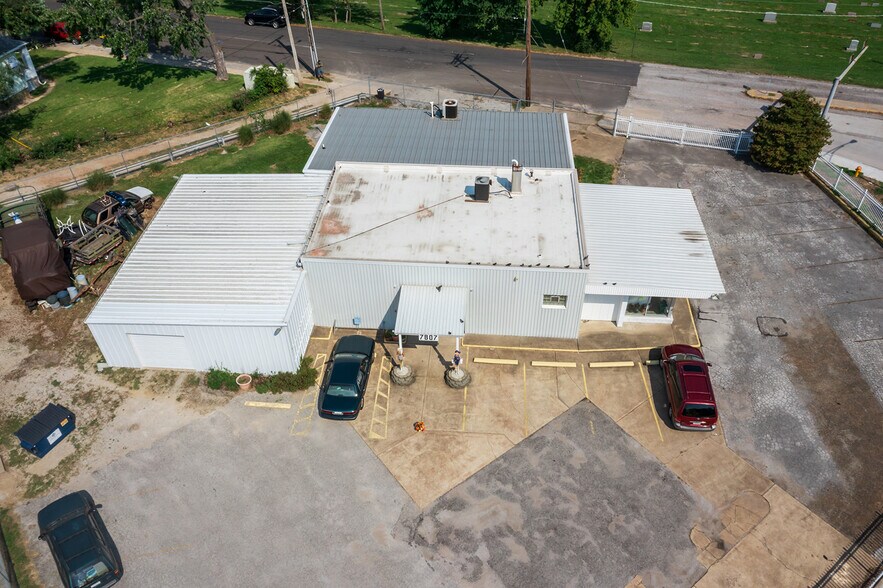 More Photos Of 7807 Saint Charles Rock Rd, Saint Louis Freestanding For Sale