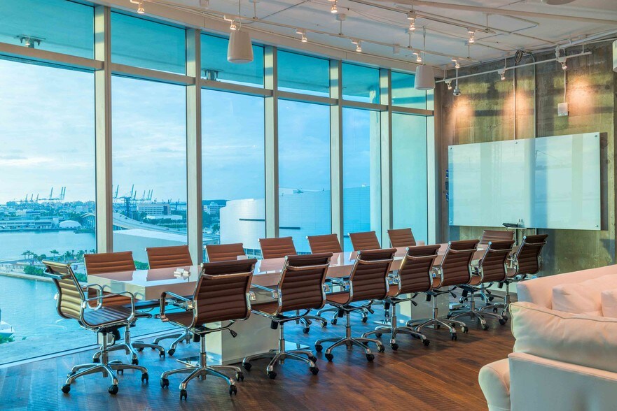 More Photos Of 900-990 Biscayne Blvd, Miami Apartments For Sale