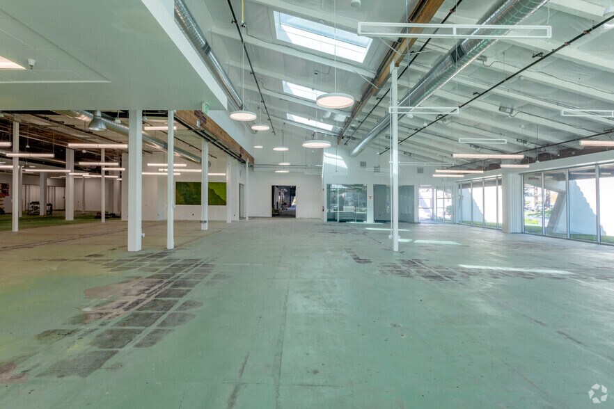 More Photos Of 195 S Milpitas Blvd, Milpitas Research And Development For Lease