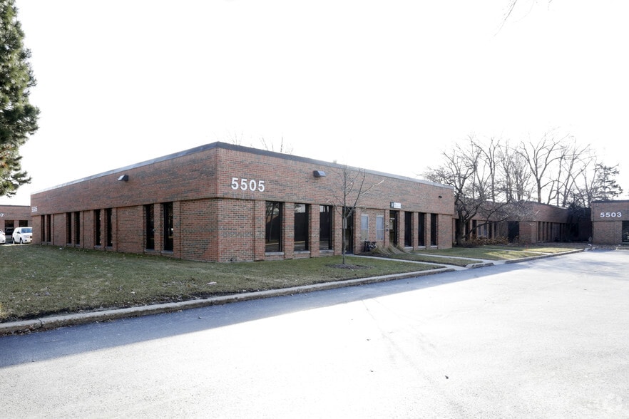 More Photos Of 5505 N Cumberland Ave, Chicago Office For Lease