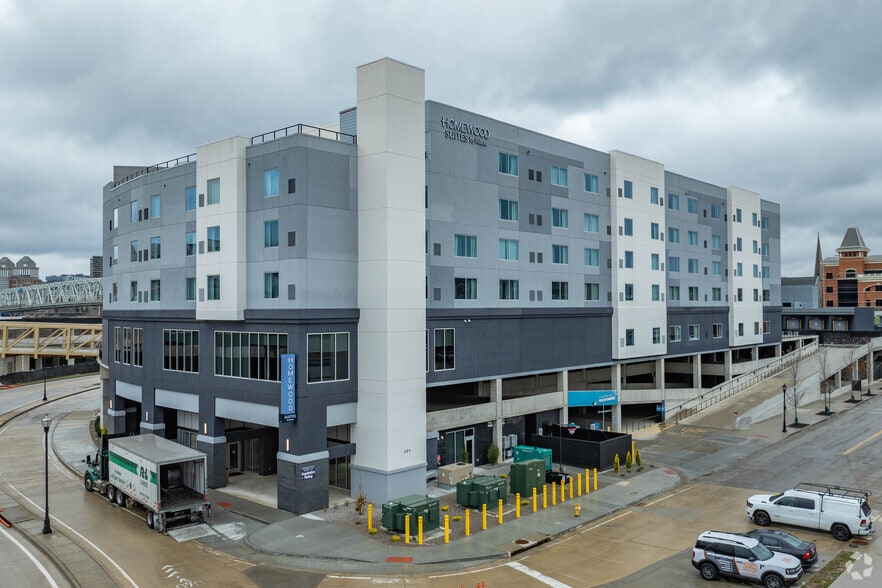 More Photos Of 200 W 3rd St, Newport Unknown For Sale