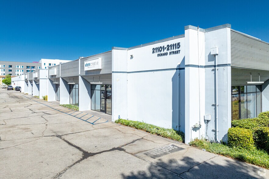 More Photos Of 21101-21115 Oxnard St, Woodland Hills Light Distribution For Lease