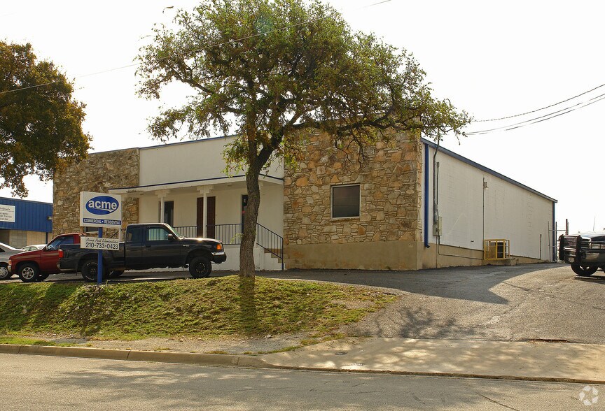 More Photos Of 11818 Warfield St, San Antonio Service For Lease
