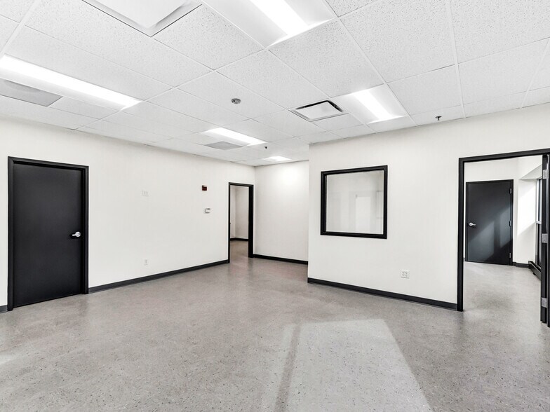 More Photos Of 25 Colony Rd, Jersey City Warehouse For Lease