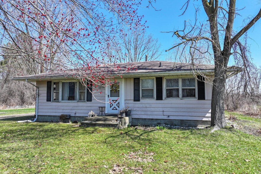 More Photos Of 12181 Dixie Hwy, Birch Run Specialty For Sale