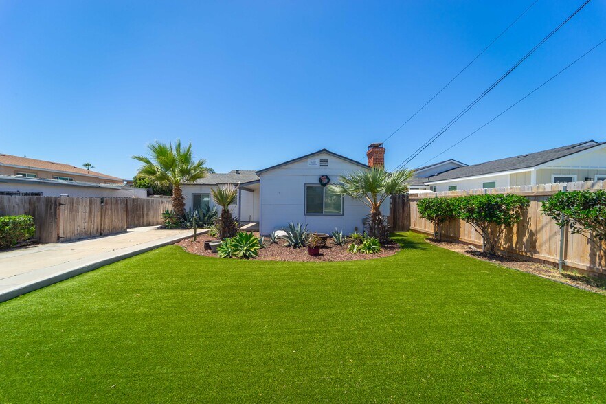 More Photos Of 562-564 11th St, Imperial Beach Apartments For Sale