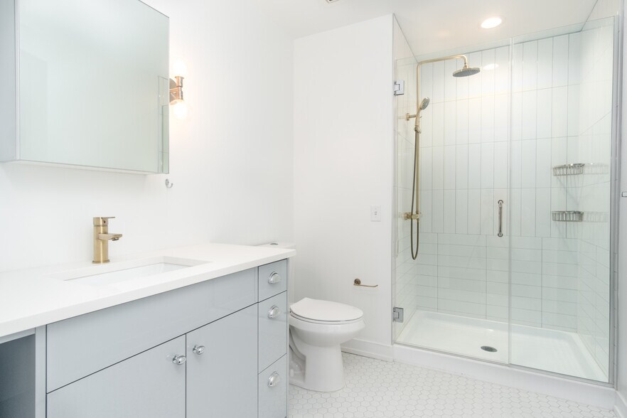 More Photos Of 5050 N Broadway St, Chicago Apartments For Lease