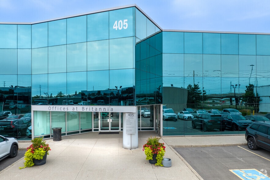 More Photos Of 405 Britannia Rd E, Mississauga Light Distribution For Lease