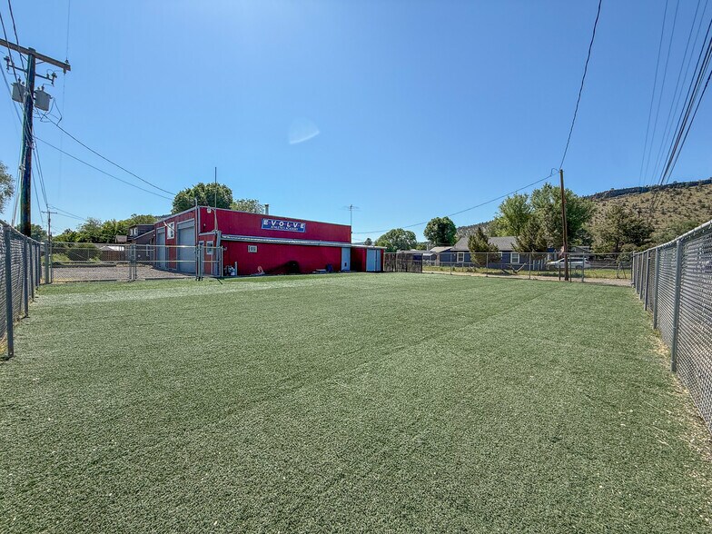 More Photos Of 1730 SE Melrose Dr, Prineville Industrial For Sale