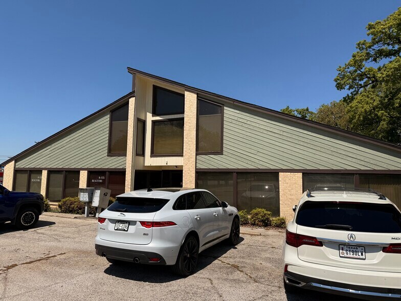 More Photos Of 1230 Brown Trl, Bedford Office For Sale