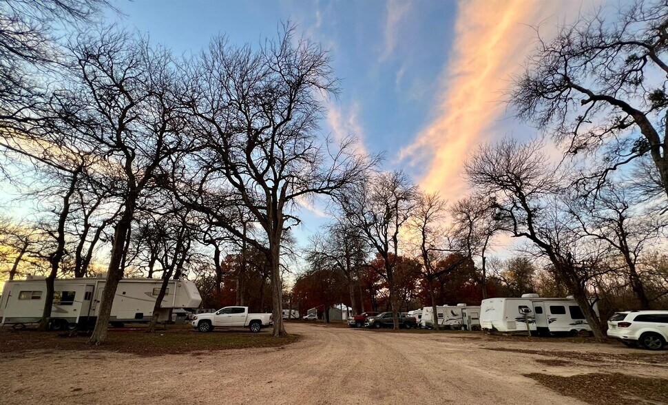 More Photos Of 6869 State 121 hwy, Bonham Specialty For Sale