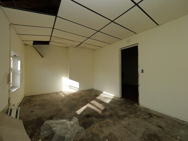 More Photos Of 170 Chambers St, Newburgh Apartments For Sale