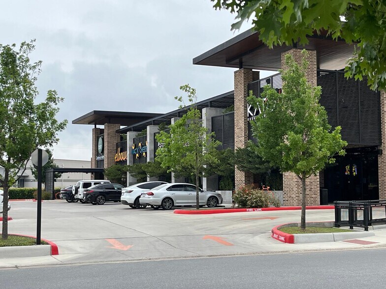 More Photos Of 1401 S Jackson Rd, Pharr Storefront Retail Office For Lease