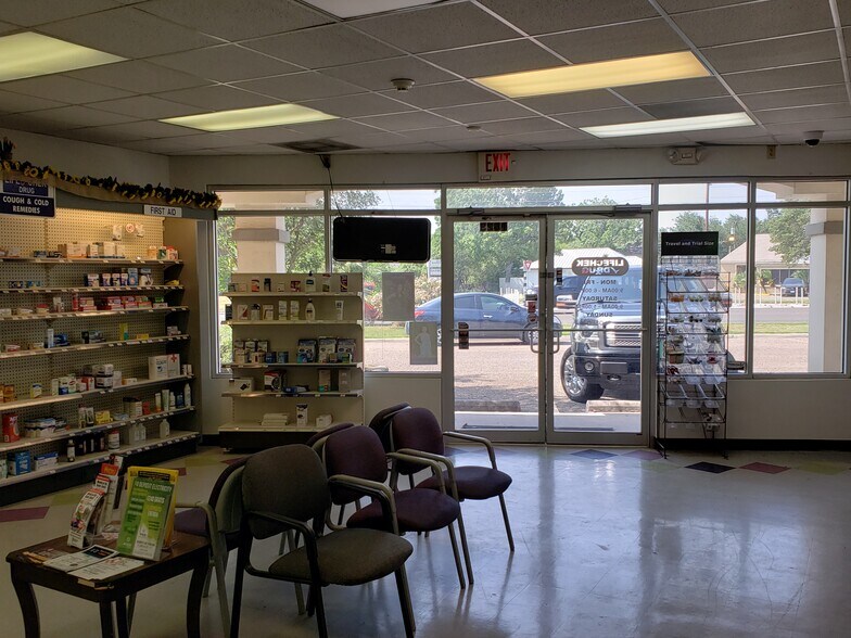 More Photos Of 1623 W Pecan Blvd, McAllen Storefront Retail Office For Lease