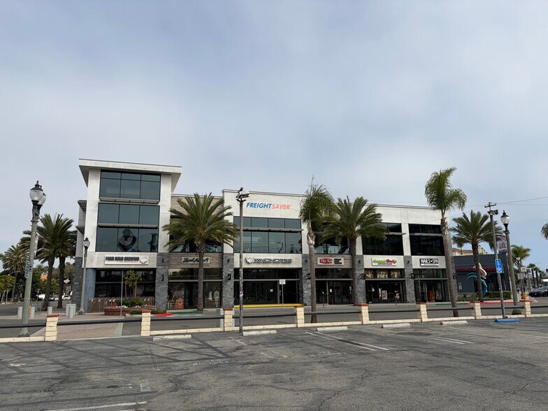 More Photos Of 401 Main St, Huntington Beach Storefront Retail Office For Lease