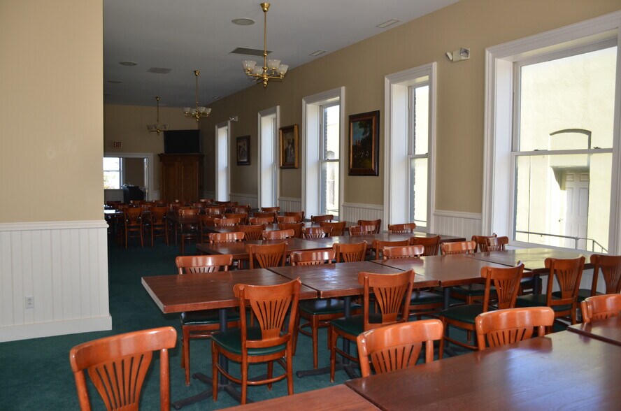 More Photos Of 11 Benton Ave E, Albia Restaurant For Sale