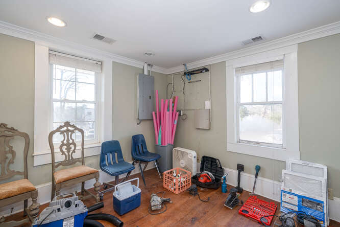 More Photos Of 497 NW Kirk Rd, Marietta Office For Sale