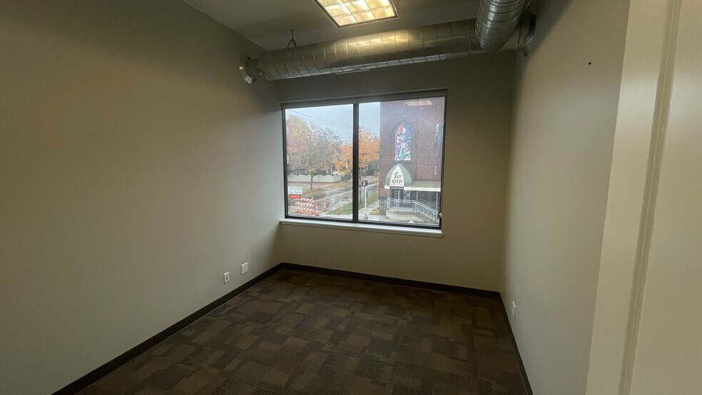 More Photos Of 444 Cass St, Traverse City Flex For Lease