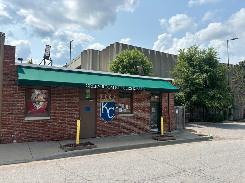 More Photos Of 4010 Pennsylvania Ave, Kansas City General Retail For Sale