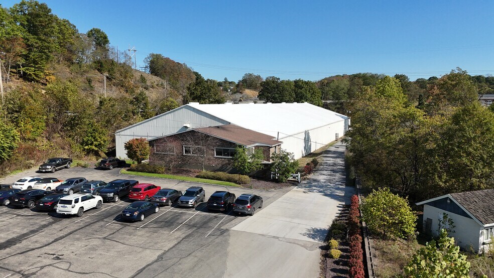 Primary Photo Of 2330B Wildwood Rd, Gibsonia Warehouse For Sale