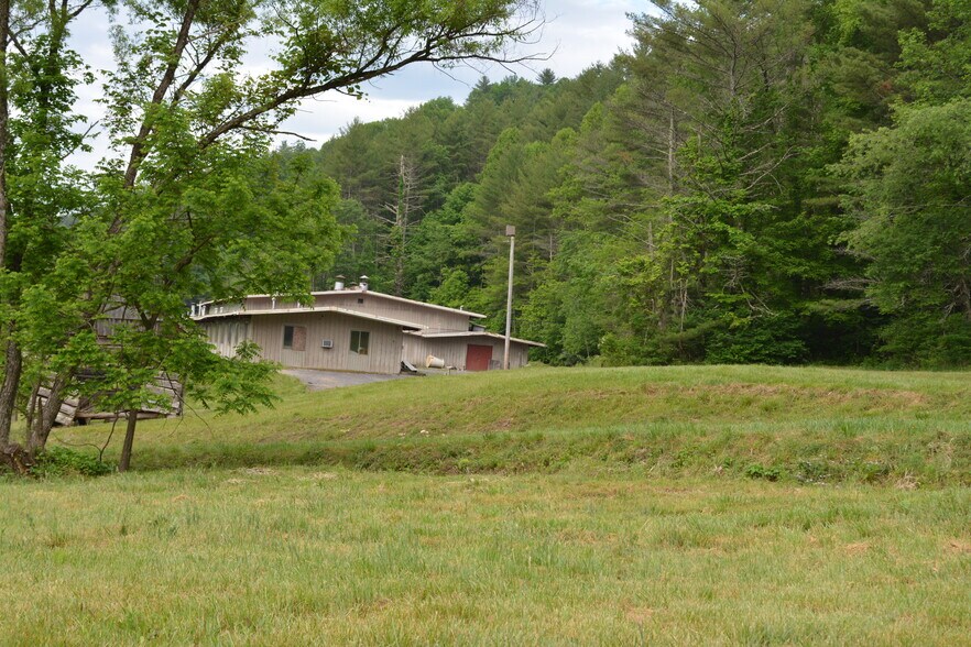 More Photos Of 6421 Highway 91 N, Laurel Bloomery Warehouse For Lease