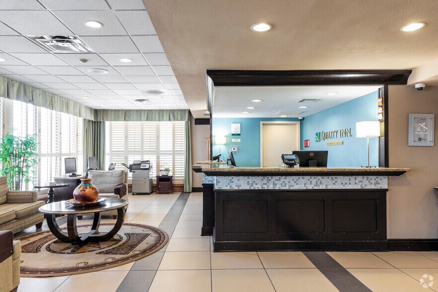 More Photos Of 4600 E Pine St, Deming Hotel For Sale