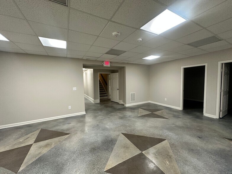More Photos Of 5920 Odell St, Cumming Office For Sale