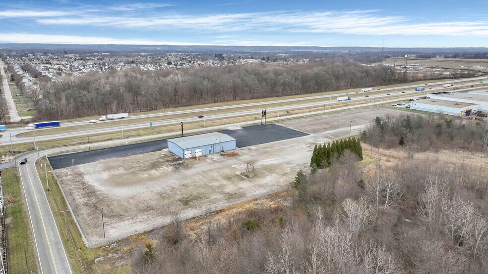 More Photos Of 10967 Columbus Pky, Pataskala Service For Lease