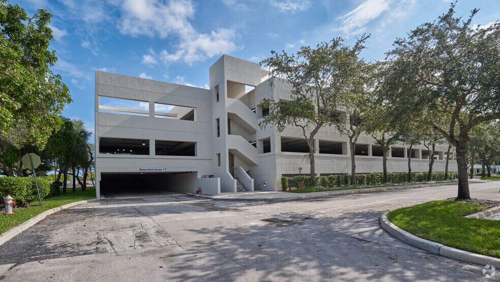 More Photos Of 777 Yamato Rd, Boca Raton Unknown For Lease
