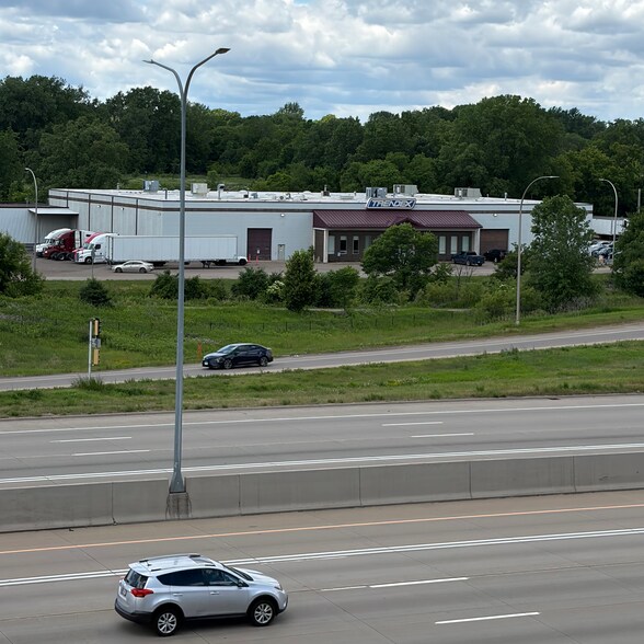 More Photos Of 240 Maryland Ave E, Saint Paul Light Manufacturing For Lease