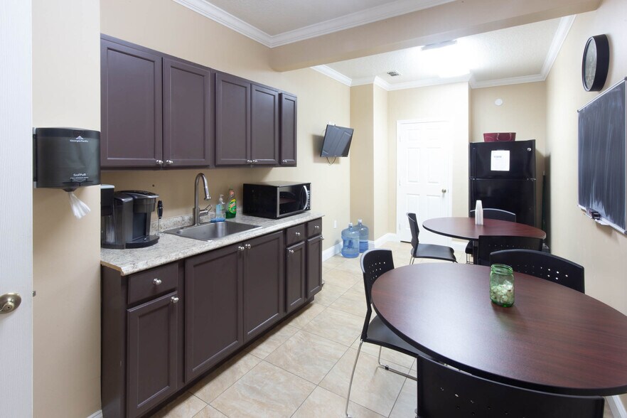 More Photos Of 6817 Southpoint Pky, Jacksonville Unknown For Sale