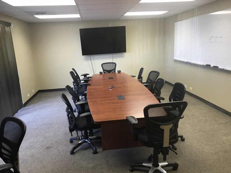 More Photos Of 5700 E Evans Ave, Denver Showroom For Lease