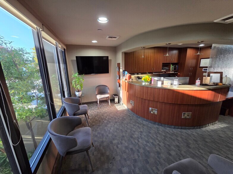 More Photos Of 695 Oak Grove Ave, Menlo Park Medical For Sale