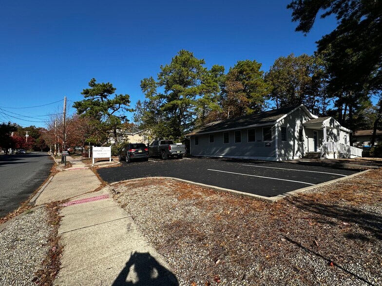 More Photos Of 1160 Beacon Ave, Manahawkin Medical For Lease