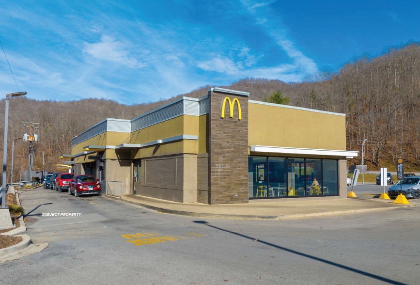 Primary Photo Of 2501 S Us Highway 421, Harlan Fast Food For Sale
