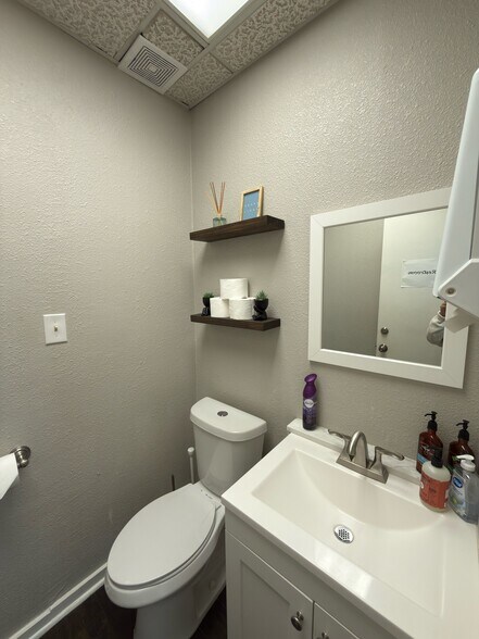 More Photos Of 11107 Wurzbach Rd, San Antonio Medical For Lease