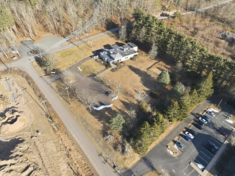 More Photos Of 113 Pocono Dr, Milford Office For Sale