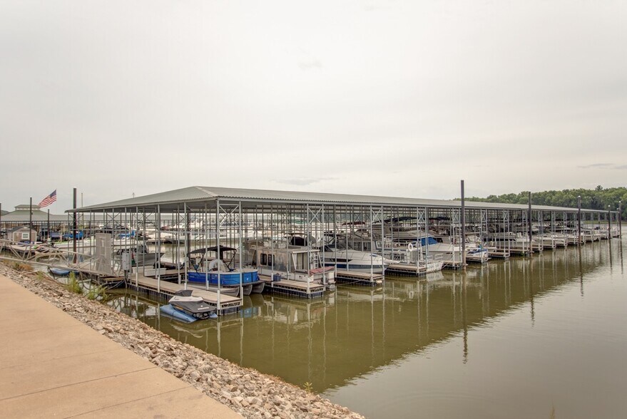 More Photos Of 215 W Water St, Grafton Marina For Sale