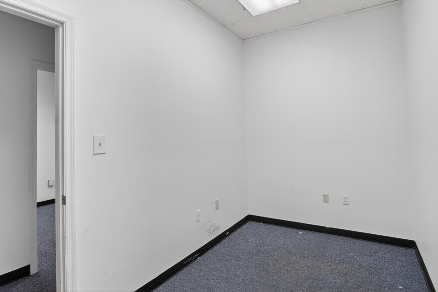 More Photos Of 126 N Main St, Warrenton Medical For Lease