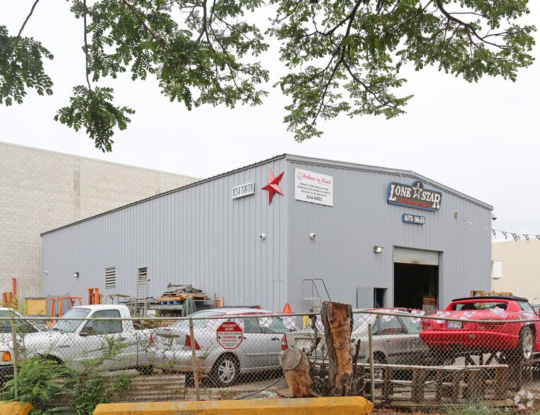 More Photos Of 1006 Mikole St, Honolulu Warehouse For Lease