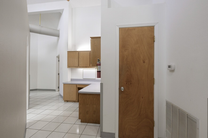 More Photos Of 3415 N Loy Lake Rd, Sherman Medical For Sale
