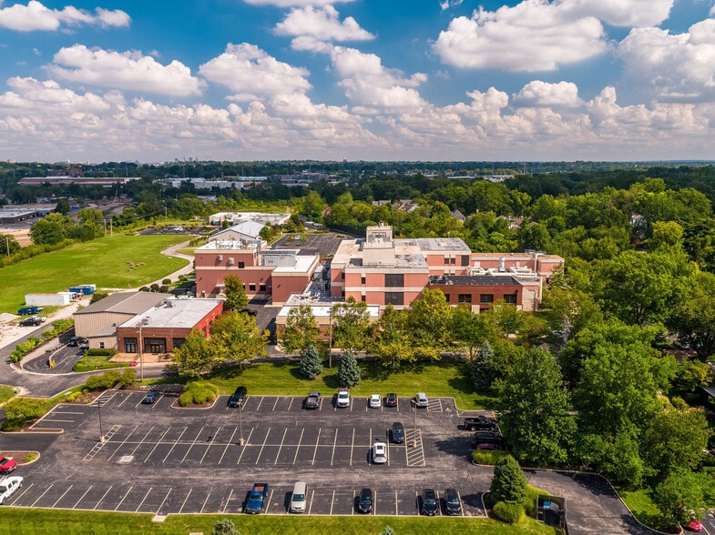 More Photos Of 345 Marshall Ave, Webster Groves Unknown For Lease