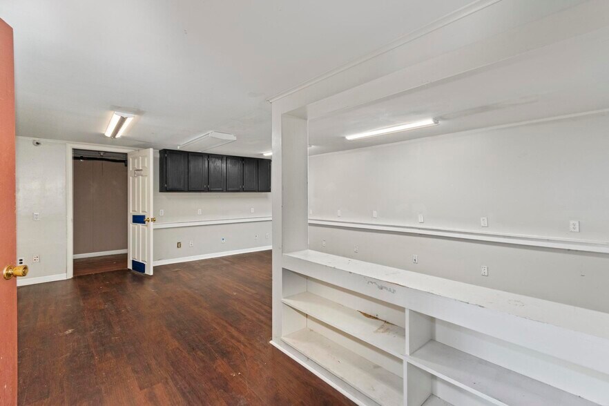 More Photos Of 78 Ash St, Calvert City Office For Sale