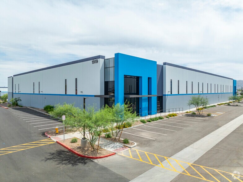 Primary Photo Of 1900 Encinas ln, Phoenix Unknown For Lease