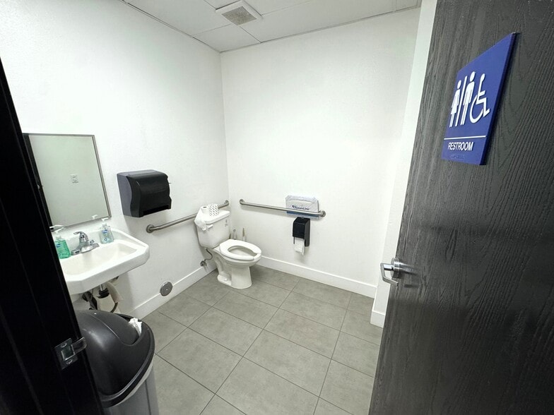 More Photos Of 3585 N Del Sol, Palm Springs Unknown For Lease